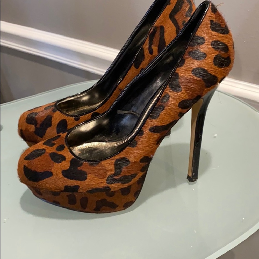 Poshmark - Picture 3 of 3